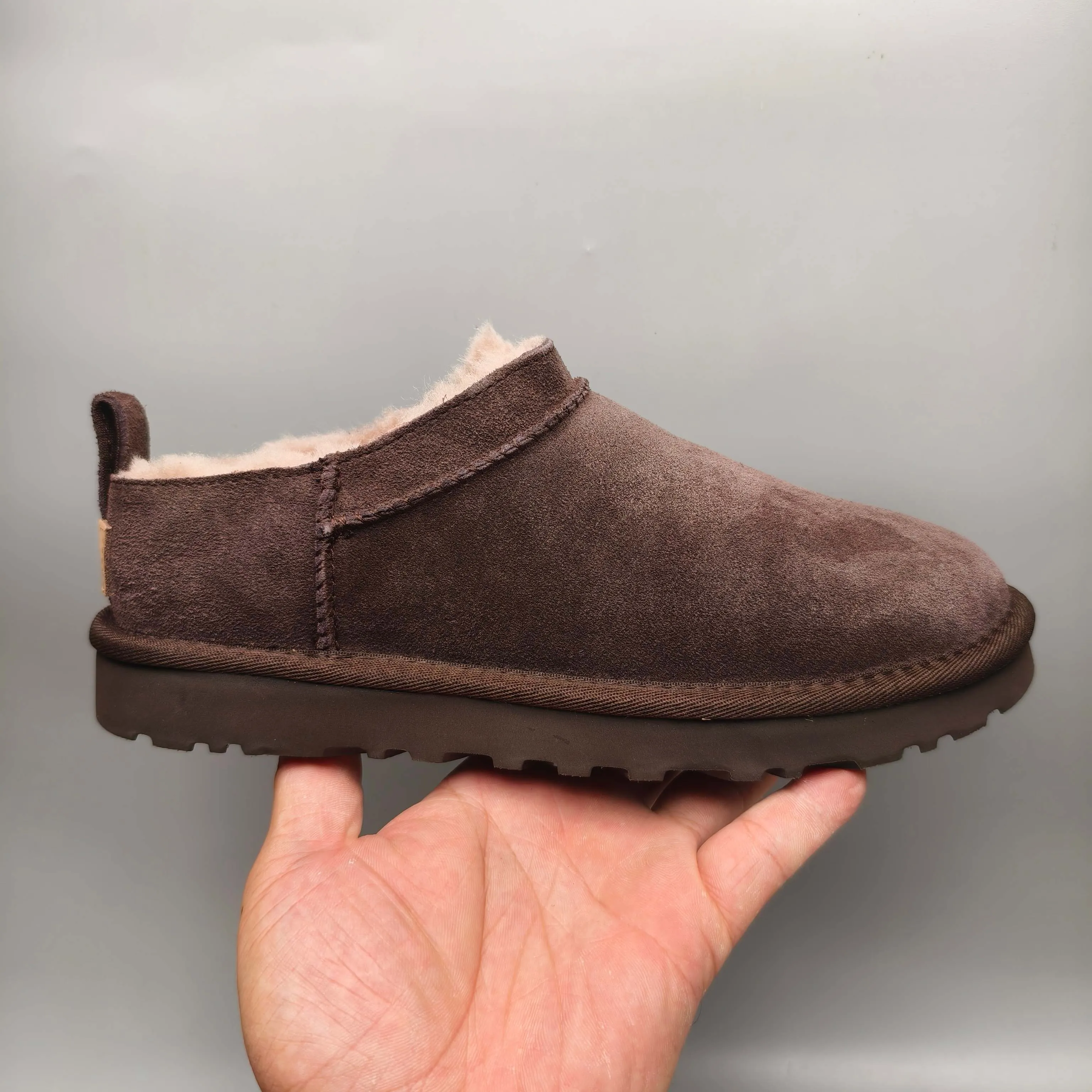 💰420 UGG sheepskin all-in-one snow boots 3891 one-legged classic women's shoes. Color: maroon, black, sand, twilight pink, chocolate. Matching sizes: 35-41